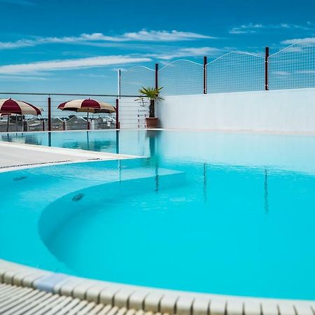Hotel Vienna Lignano Sabbiadoro Exterior photo