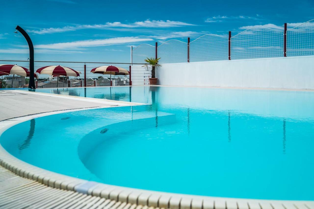 Hotel Vienna Lignano Sabbiadoro Exterior photo